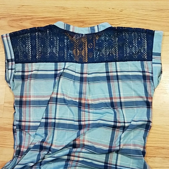 Spring Plaid V-Neck Tunic w/ Shoulder Lace - Picture 3 of 6